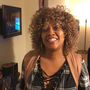 Meet your Posher, Yenny